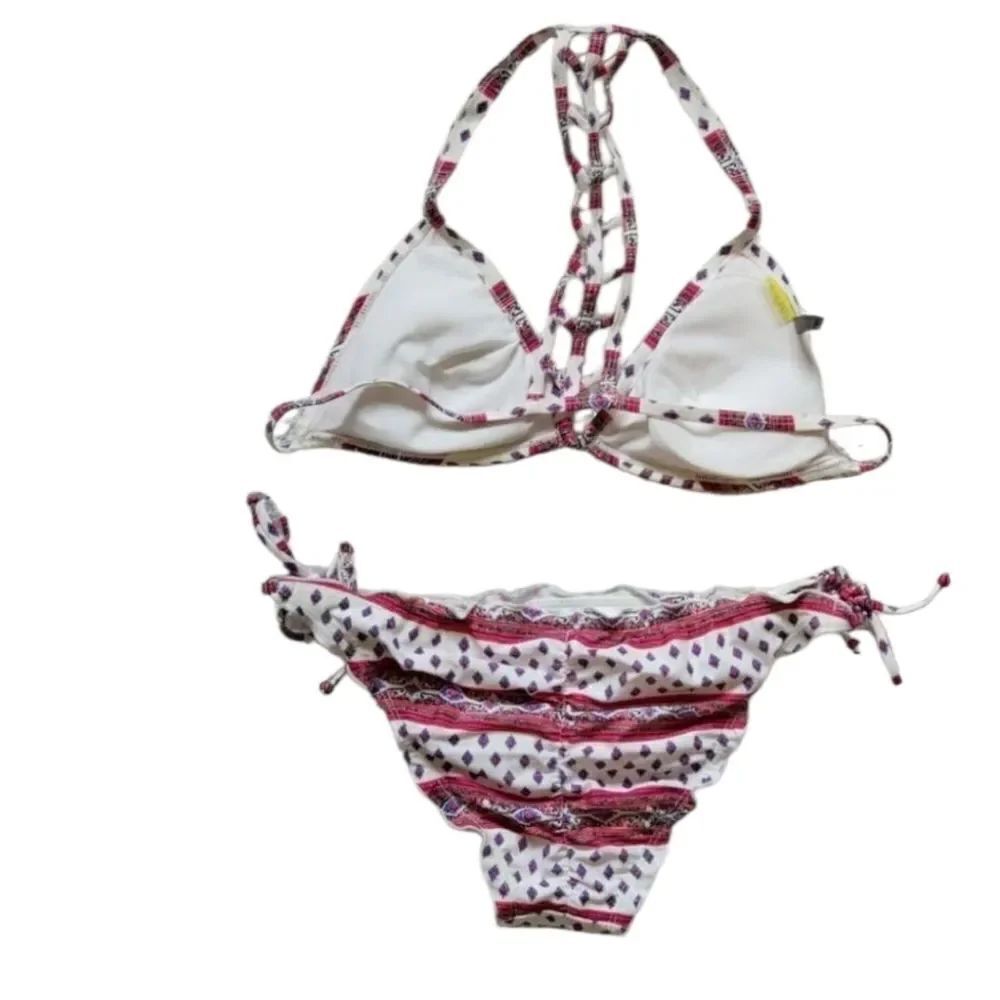 T-Back Ruffle Trim Bikini - Picture 2 of 8